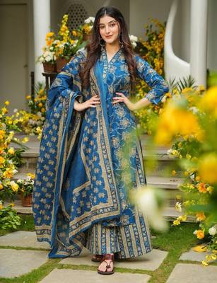 Blue digital printed muslin traditional kurta set with dupatta 2