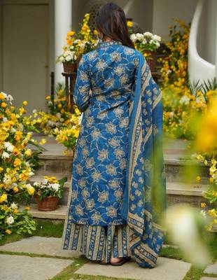 Blue digital printed muslin traditional kurta set with dupatta 3