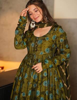 Green digital printed muslin anarkali palazzo set with dupatta 3