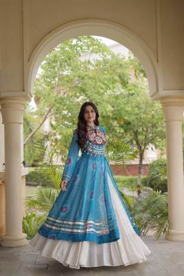 White&Sky Cotton Readymade Navratri Lehenga Choli with Bandhej & Patch Work 4