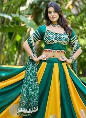 Emerald&Mustard Cotton Readymade Navratri Lehenga Choli with Bandhej Lace Work 3