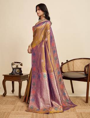 Golden zari work jacquard saree with blouse 3