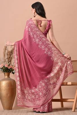 Women's pink floral print chiffon saree with unstitched blouse piece 4