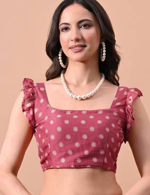 Women's pink floral print chiffon saree with unstitched blouse piece 5