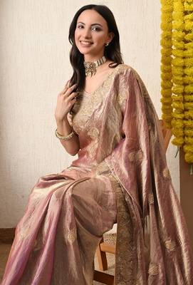 Women's pink embellished silk blend saree with unstitched blouse piece 5