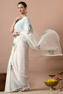 Women's white floral print georgette saree with unstitched blouse piece 2