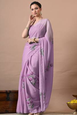 Women's magenta floral print georgette saree with unstitched blouse piece 2