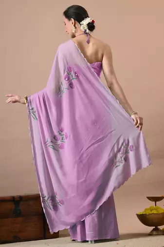 Women's magenta floral print georgette saree with unstitched blouse piece