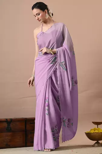 Women's magenta floral print georgette saree with unstitched blouse piece