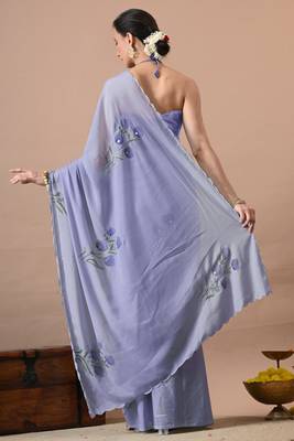 Women's lavender floral print georgette saree with unstitched blouse piece 3