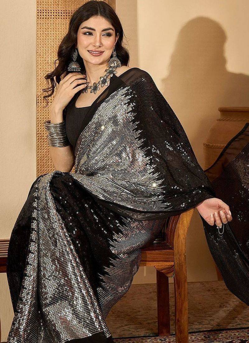 Sequinned Embellished Saree With Unstitched Blouse
