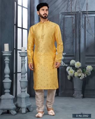 Yellow jacquard zari booti kurta pajama set with threadwork 1