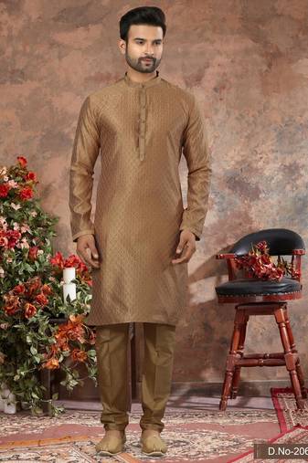 Gold jacquard zari booti kurta pajama set with threadwork
