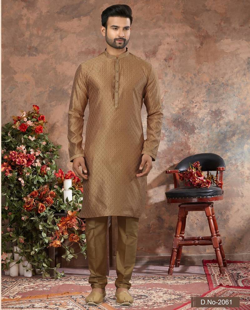 Gold jacquard zari booti kurta pajama set with threadwork