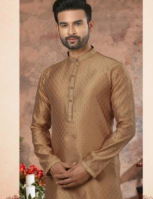Gold jacquard zari booti kurta pajama set with threadwork 2