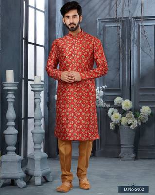 Red jacquard zari booti kurta pajama set with threadwork 1