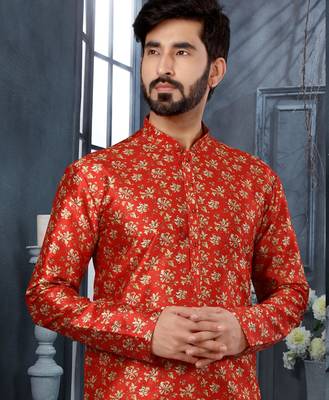 Red jacquard zari booti kurta pajama set with threadwork 2