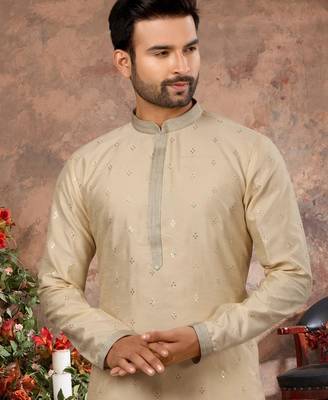 Light yellow jacquard zari booti kurta pajama set with threadwork 2