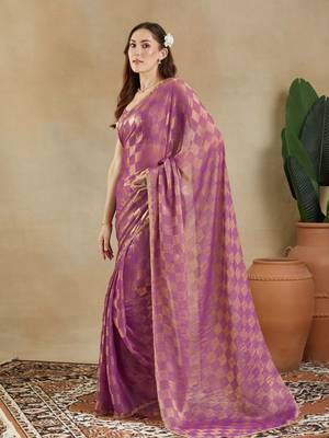 checked woven design zari saree with blouse  2