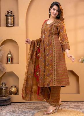Cotton printed a-line kurti-pant-dupatta set 3