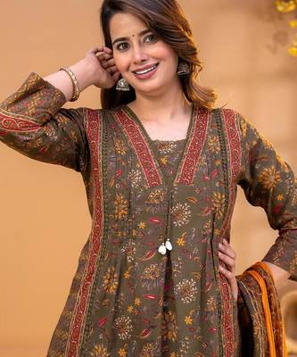 Cotton printed a-line kurti-pant-dupatta set 4