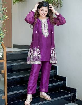 pink silk blend embroidery work semi stitched suit 2