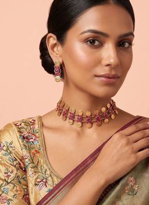Gold plated pink beaded coined choker set 1