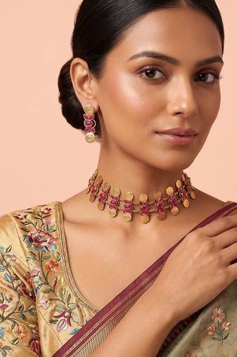 Gold plated pink beaded coined choker set
