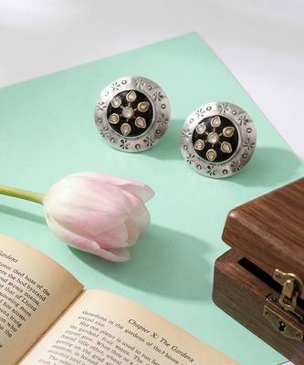 Oxidised floral kundan silver stud earrings 3
