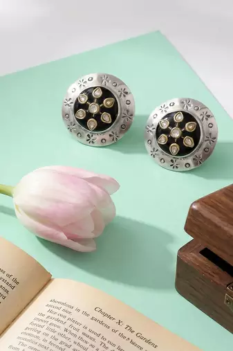 Oxidised floral kundan silver stud earrings
