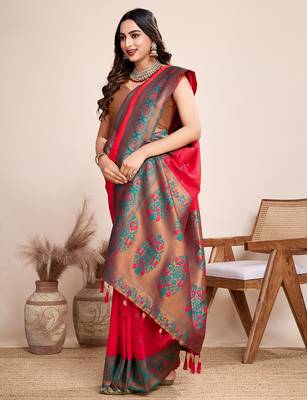 Red zari work jacquard saree with blouse 3