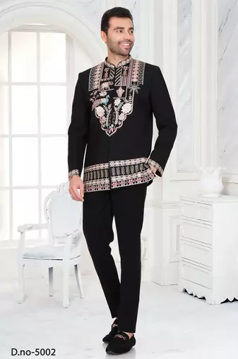 Black embroidered jodhpuri suit / bandhgala