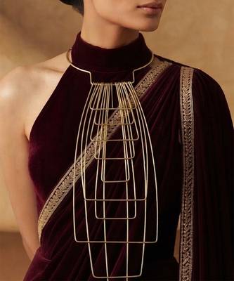 Gold metallic wire cage necklace 1