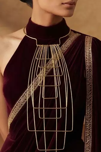 Gold metallic wire cage necklace