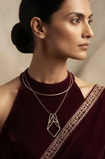 Gold metallic layered collar pendant necklace