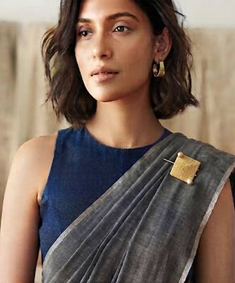 Gold textured square pin brooch 3