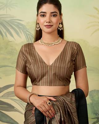 maroon digital print tissue saree with blouse 5