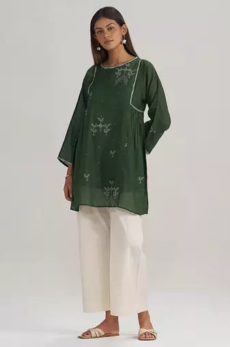 Mehndi green hand-printed mul-mul tunic