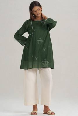 Mehndi green hand-printed mul-mul tunic 4