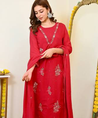 Red embroidered mul chanderi silk kurta set with chanderi dupatta 5