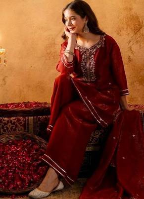 Chiku sequins embroidered silk kurta plazzo dupatta set for women 4
