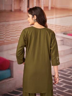 Dark green floral embroidered rayon co-ord set for women 2