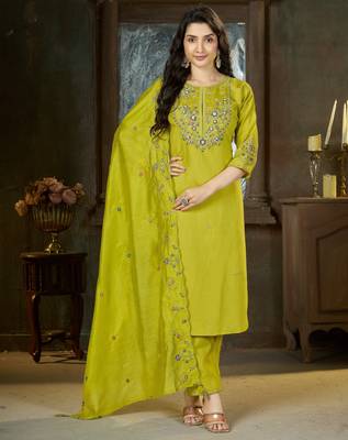 Green floral embroidered silk kurti pent dupatta set for women 1