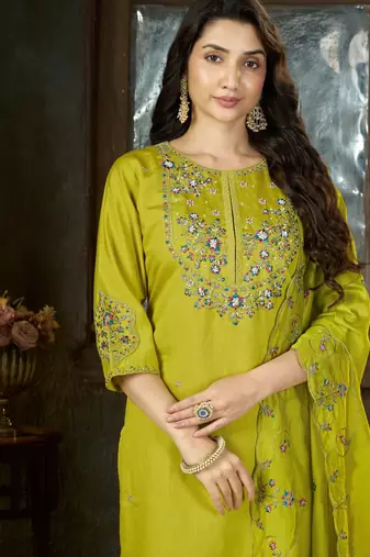 Green floral embroidered silk kurti pent dupatta set for women