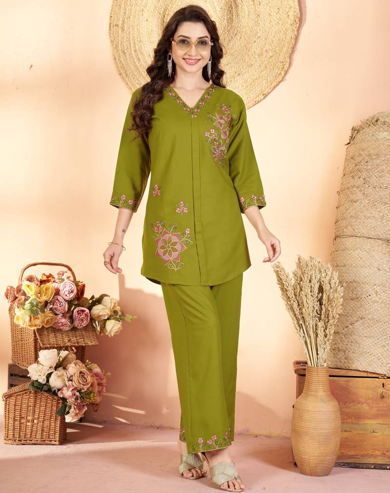 Dark green floral embroidered rayon co-ord set for women
