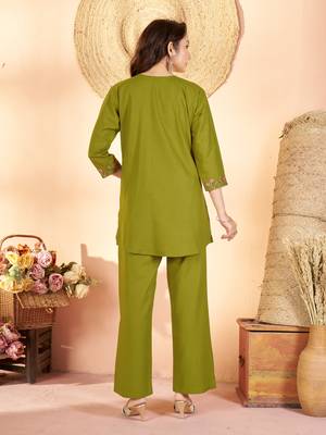Dark green floral embroidered rayon co-ord set for women 2