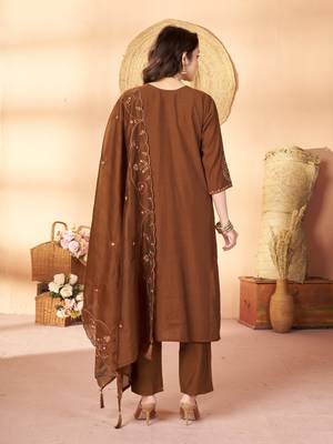 Brown floral embroidered silk kurti pent dupatta set for women 2