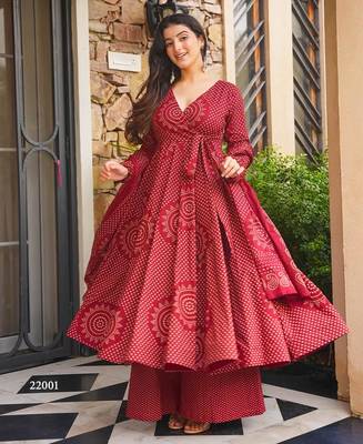 Red digital printed cotton kurta plazzo dupatta set for women 3