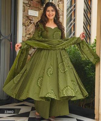 Green digital printed cotton kurta plazzo dupatta set for women 1