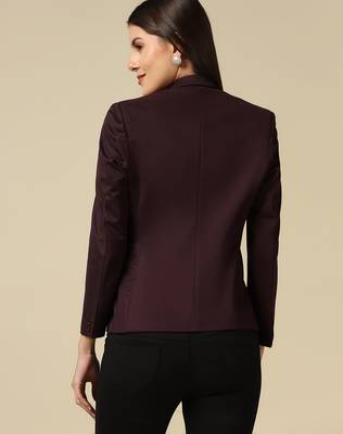 Women maroon single breasted blazer 3